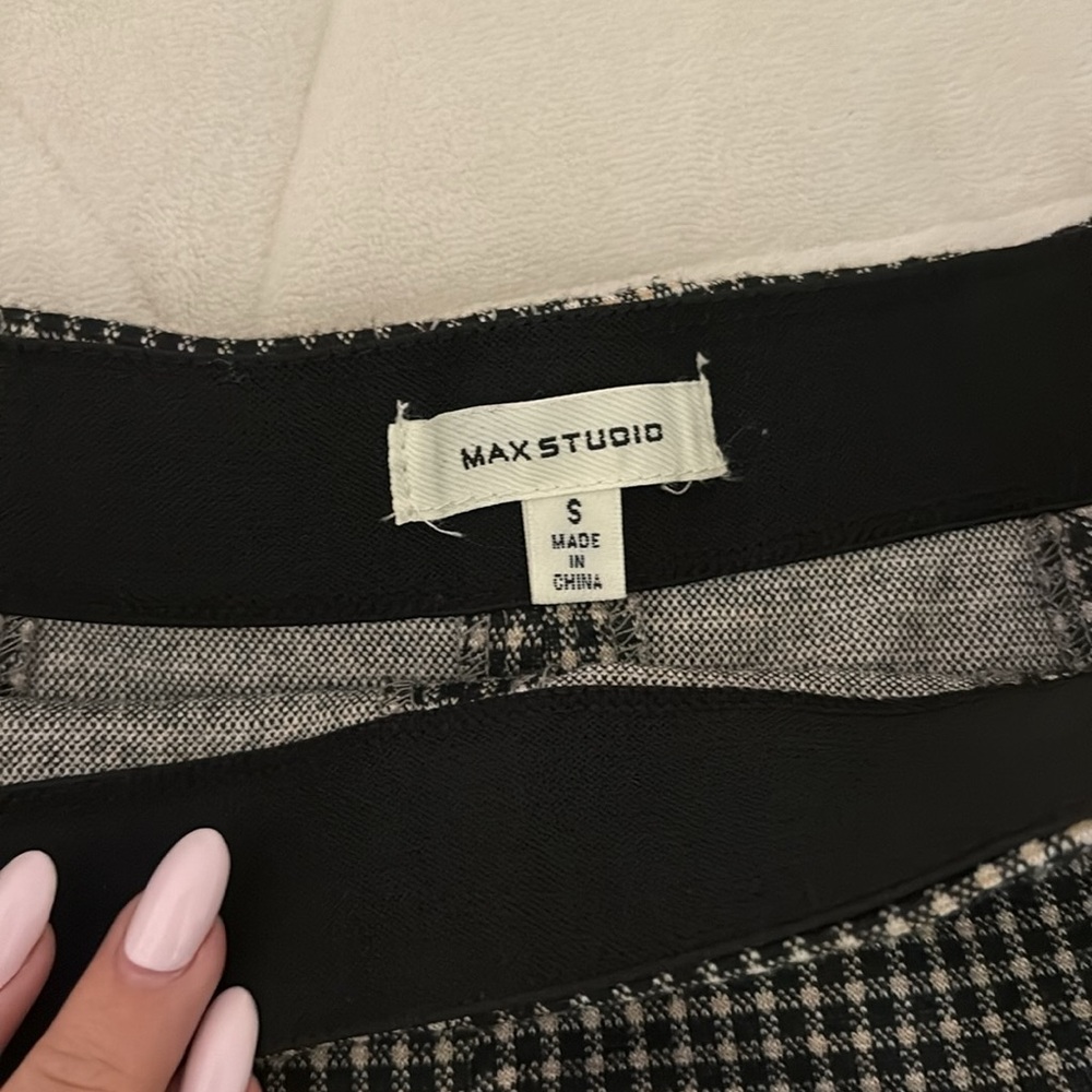 Mac Studio skirt - Picture 2 of 2